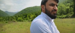 غریبه‌ای در روستا